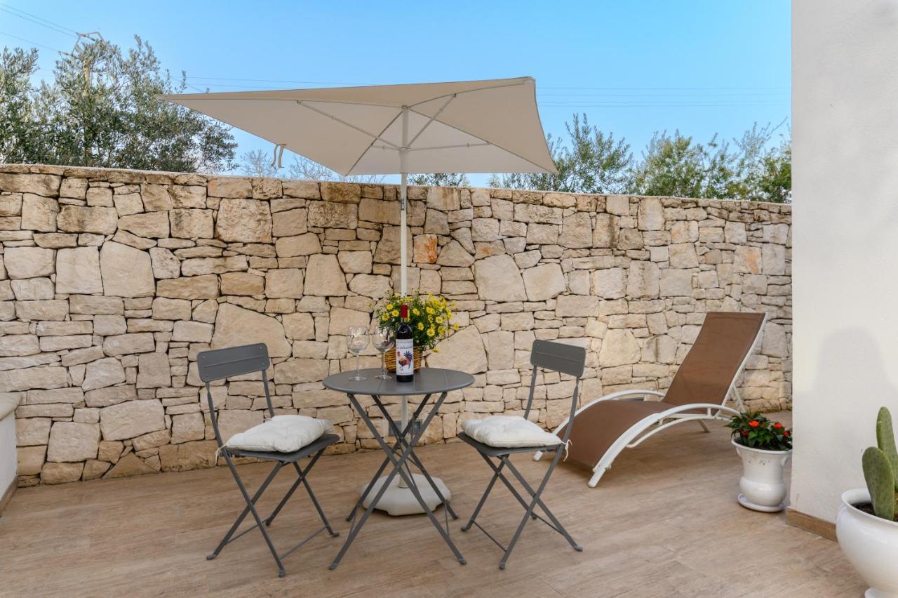 אוסטוני Mandorlocarrubo'S Suite מראה חיצוני תמונה